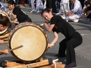 �͋������ۂ̐U�����ϋq�̕��ɂ܂ŁA�h���h�R�Ƌ����A����̏����̍Ō�̉�S�̏΂݂��]���Ɏc��B