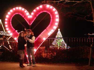 �l�H�΂̋{�����̂Q�O�O�S�N�C���~�l�[�V�����@�@�@