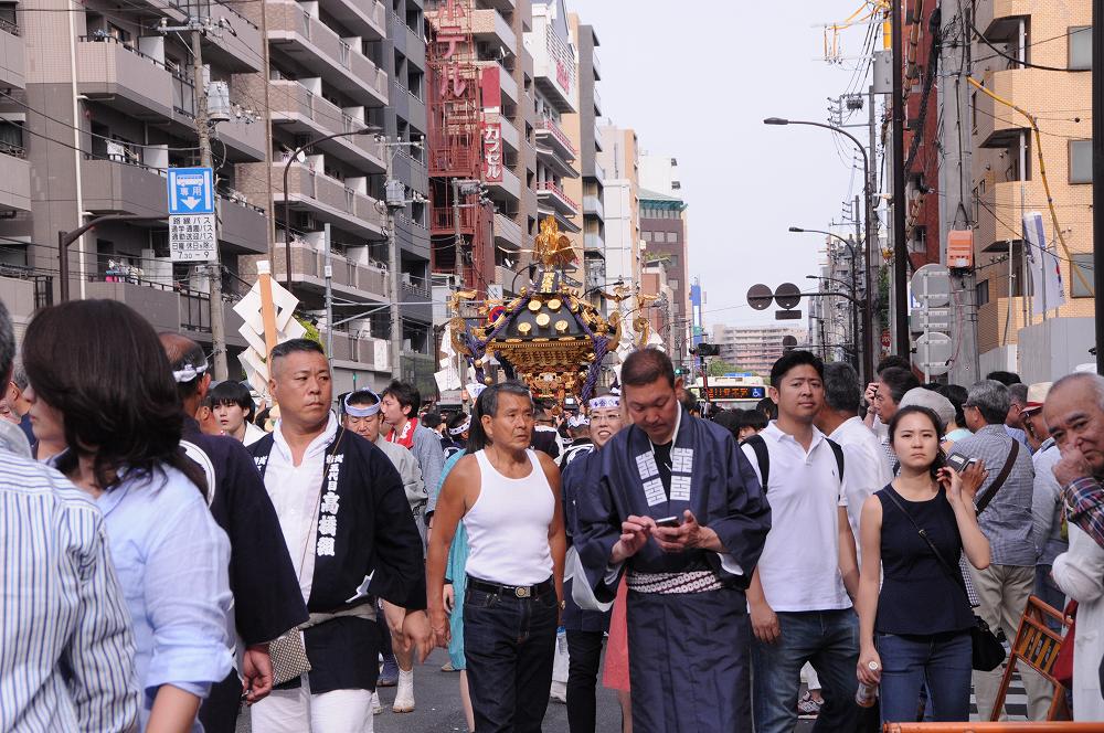 東京都台東区西浅草三丁目 西浅草三丁目北部の神輿の担ぎ手