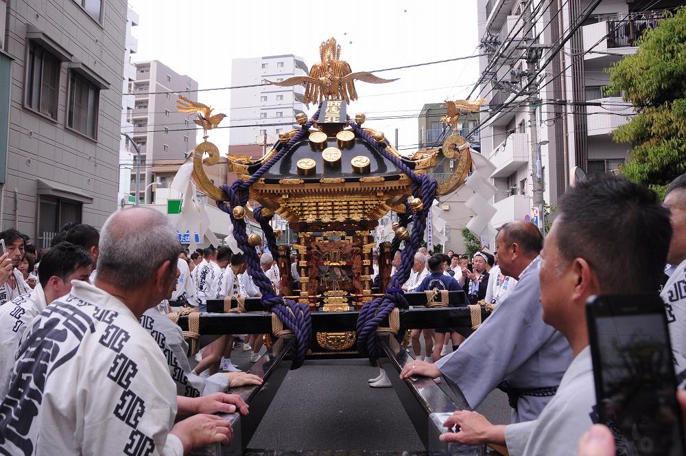 東京都台東区西浅草三丁目 西浅草三丁目北部の神輿の担ぎ手